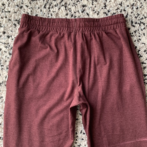Vuori Women’s Performance Jogger Ruby Heather Red Soft Comfy Size Small - Picture 12 of 13